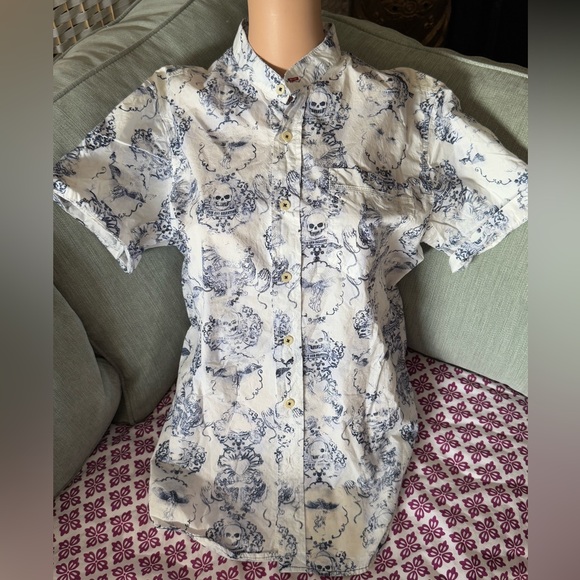 Encorgie Tops - VINTAGE/RARE Encorgie Jean’s Session - Skull Button Tee - Women’s Size L